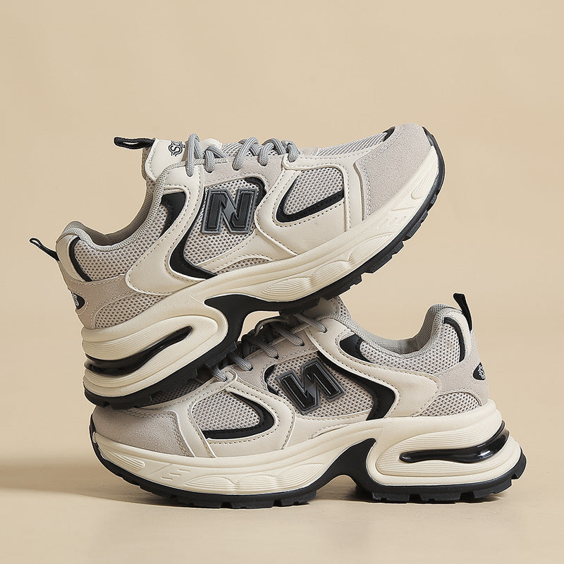 Passende Freizeitschuhe mit Plateausohle