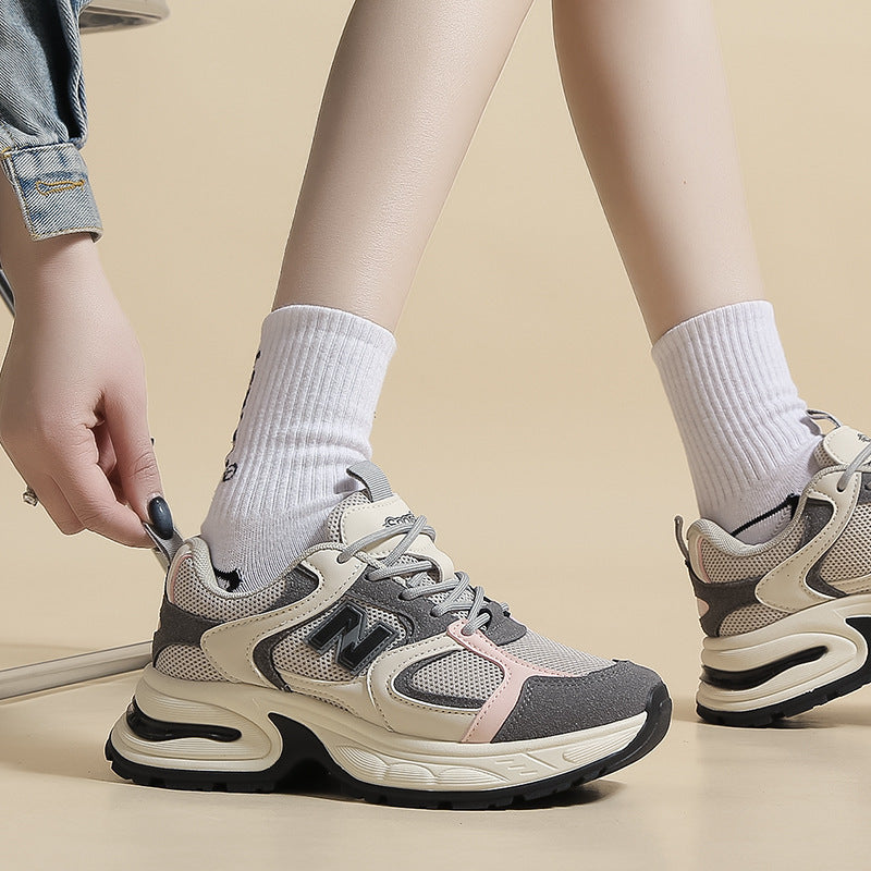 Passende Freizeitschuhe mit Plateausohle