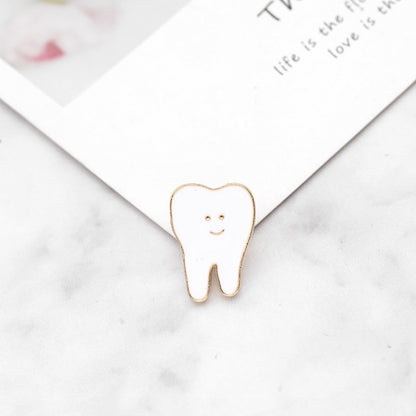 Cartoon Spritze Rosa Pille Emaille Pins Lächeln Zähne Broschen Medizinische Orgel Metall Abzeichen Denim Tasche Revers Pin Schmuck Geschenke Für kinder