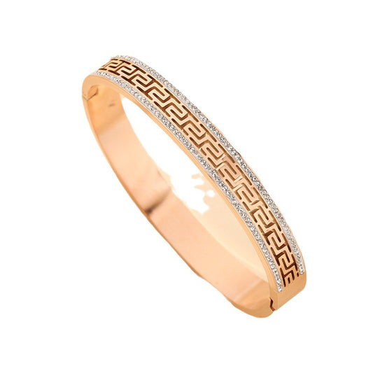 Leichtes Luxus-High-End-Armband im Retro-Stil im Nischendesign