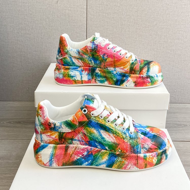 Graffiti-Sneaker in Übergröße lässige Sneakers