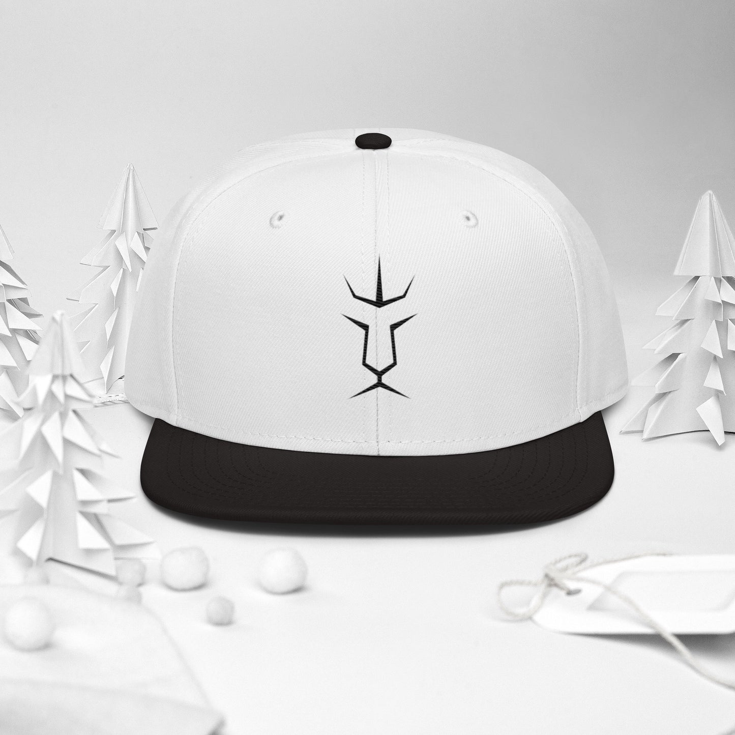 Die Snapback-Cap deiner Träume! Strukturiert und hochkarätig mit einem flachen Schirm welches leicht grau auf der Unterseite ist.